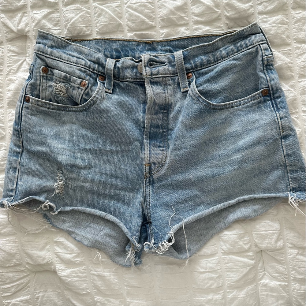 Levi’s 501 cut off shorts